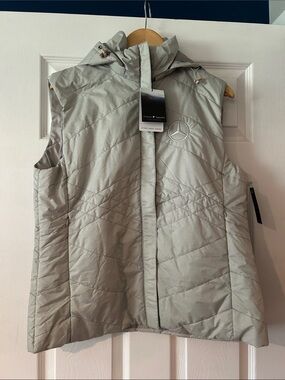 Fossa Apparel Mercedes-Benz Women's Light Gray Quilted Hooded Vest